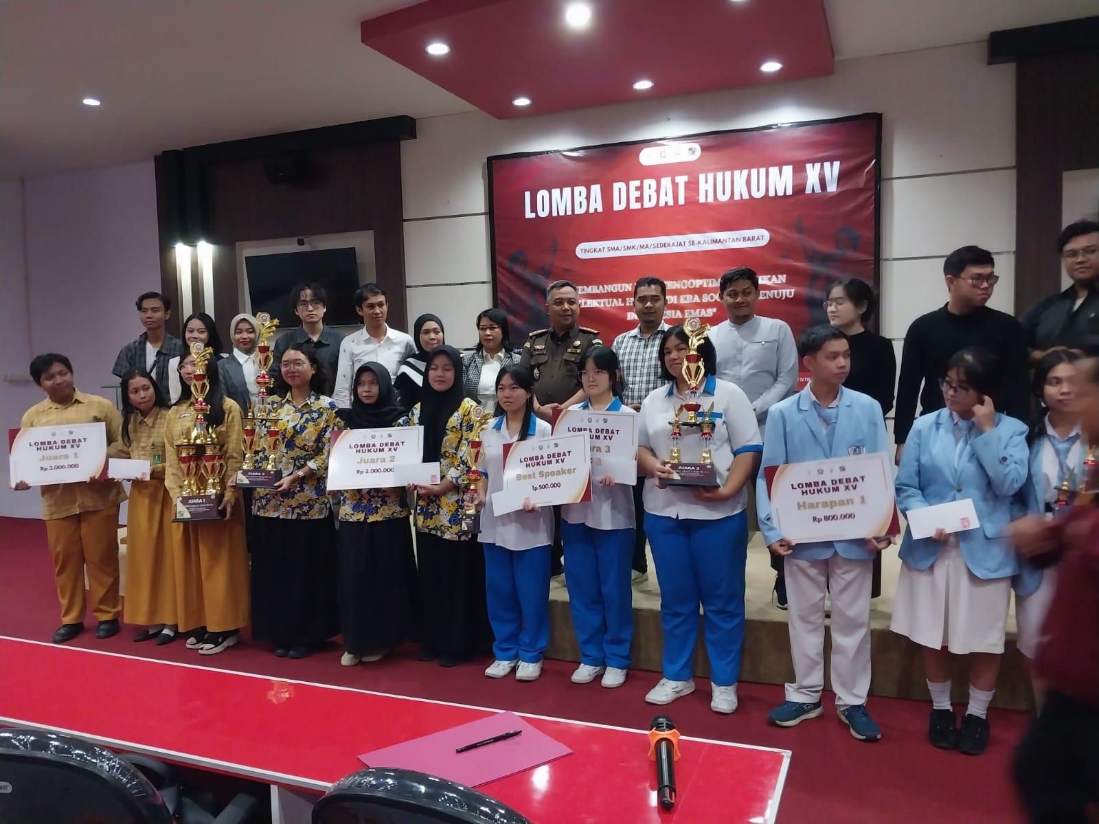 Read more about the article Tim Debat Tetra Raih Juara Kembali