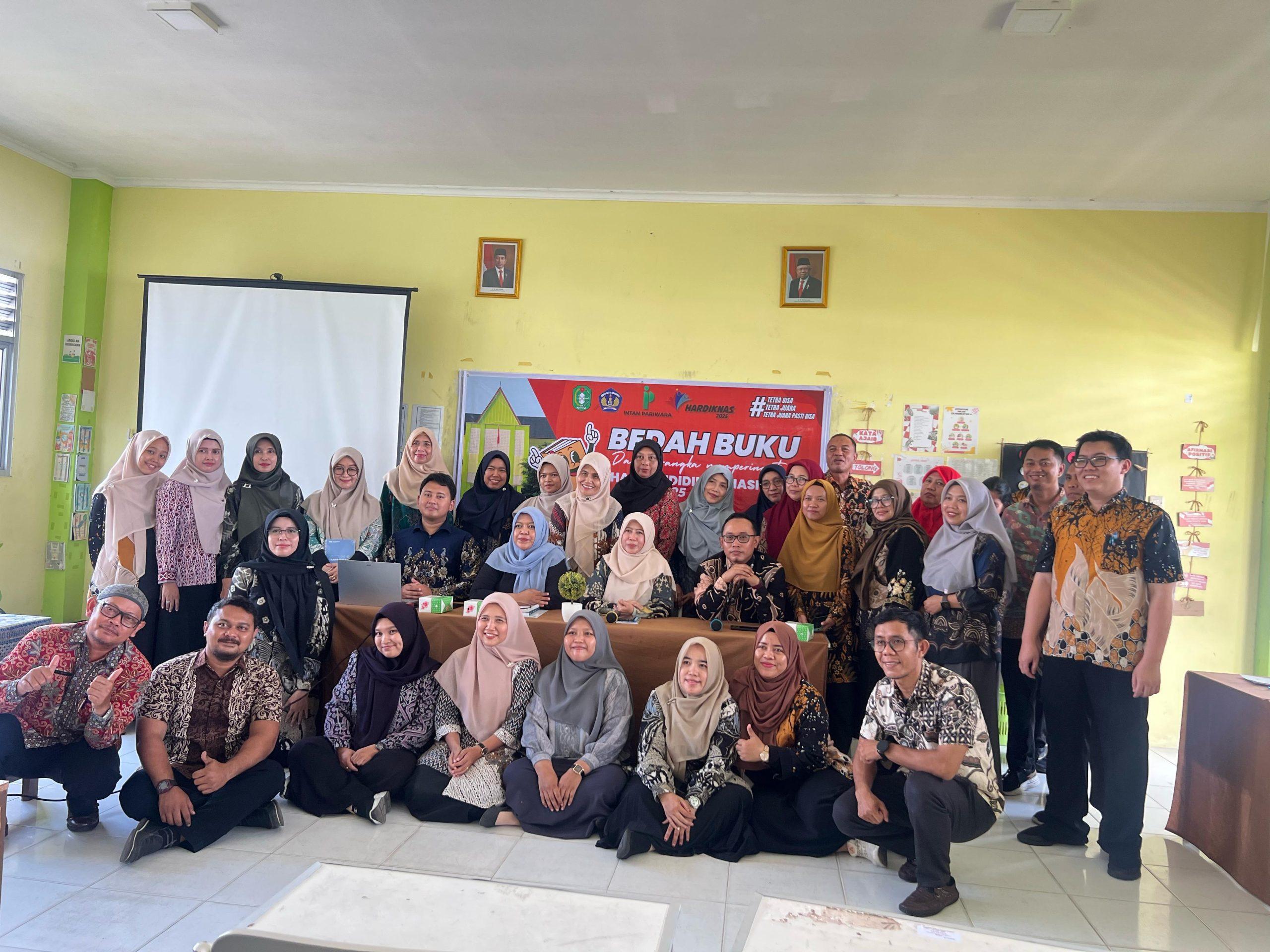 Read more about the article Bedah Buku dalam Rangka Hardiknas